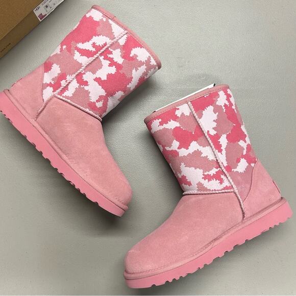Ugg Classic Short Jagged Pink Camo Boots Suede Womens Size 8 NEW NIB Shoes - Picture 1 of 8